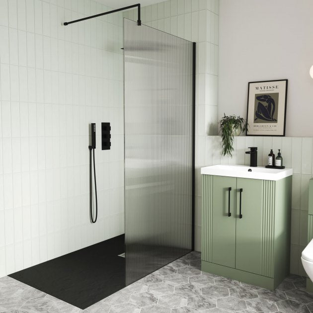 900mm Fluted Wetroom Screen with Support Bar